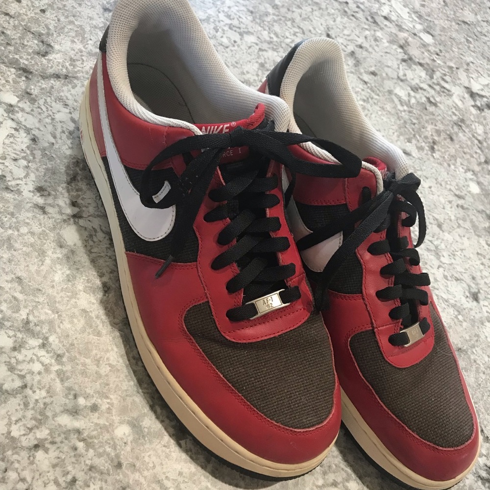 NIKE Air Force 1 Red Black Sneakers 13 09 Af-1